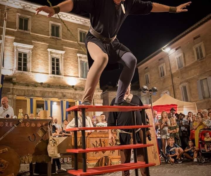 Spettacolo di Giocoleria e Fire Show - Allegra Combriccola