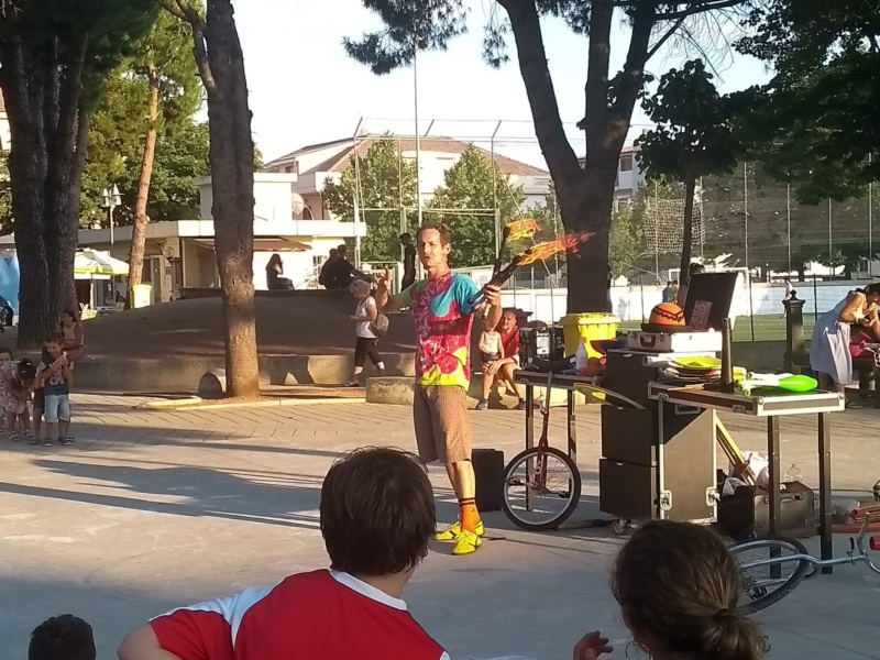 Spettacolo di Giocoleria e Fire Show - Allegra Combriccola